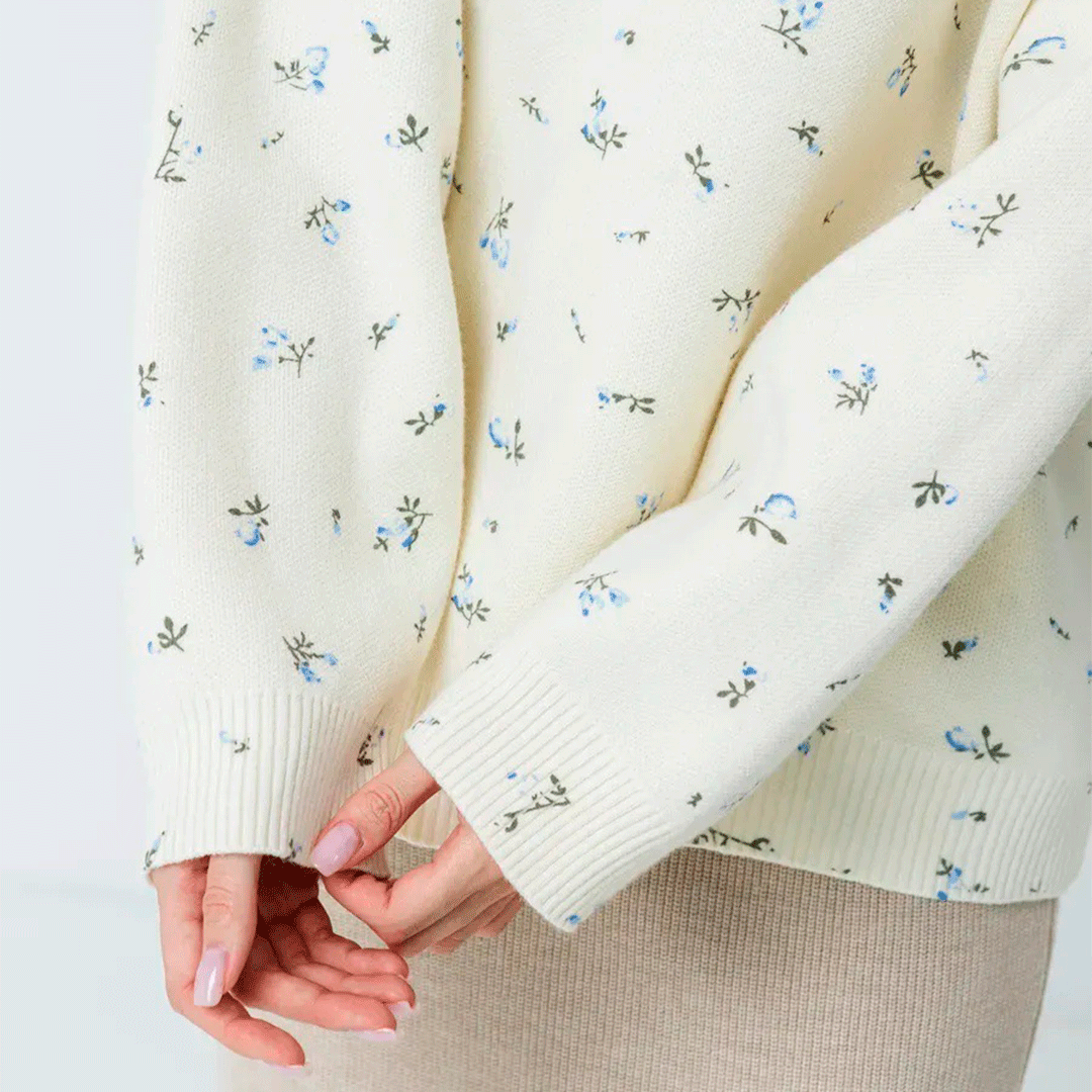 Floral Knit Sweater – Soft, Relaxed Fit for Everyday Comfort